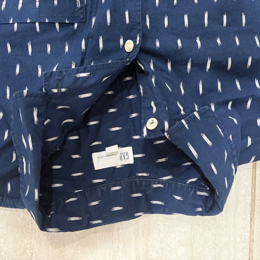 GAP Men's Dark Blue Dash Print Shirt